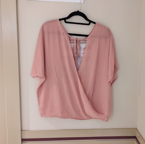 Umgee Medium Sheer Sequined Blouse Unique Draping Back Short Sleeve - Picture 2 of 8